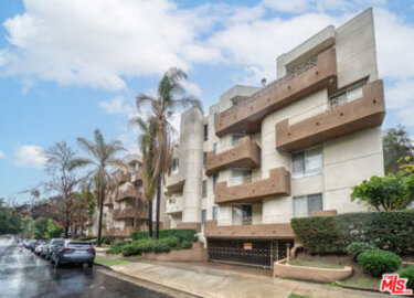 Splendid Westminster Village Condominium Located at 333 Westminster Avenue #205 was Just Sold