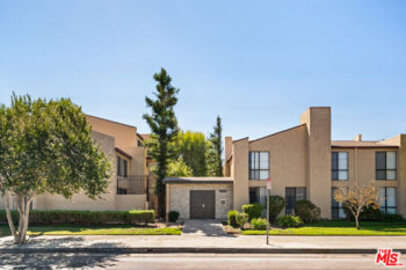 Fabulous Royal Topanga Townhomes Condominium Located at 22038 Vanowen Street #217 was Just Sold