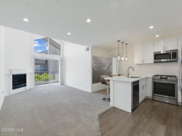 5535 Canoga Avenue #320 Photo
