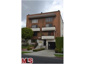 Terrific Sierra Shores Condominium Located at 3968 Inglewood Boulevard #1 was Just Sold
