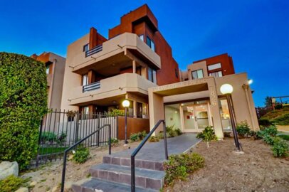 7826 Topanga Canyon Boulevard #210 Photo