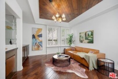 Amazing Encino Plaza North Condominium Located at 5333 Zelzah Avenue #139 was Just Sold