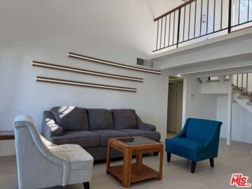 18350 Hatteras Street #278 Photo