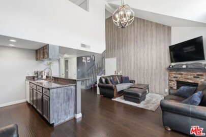 15946 Vanowen Street #209 Photo