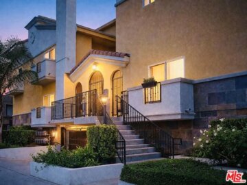 5521 Kester Avenue #7 Photo