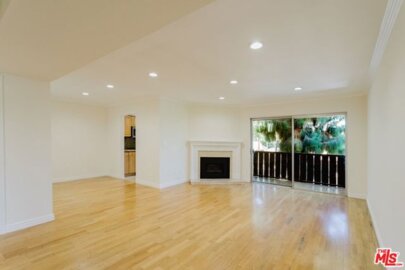 14980 Victory Boulevard #201 Photo