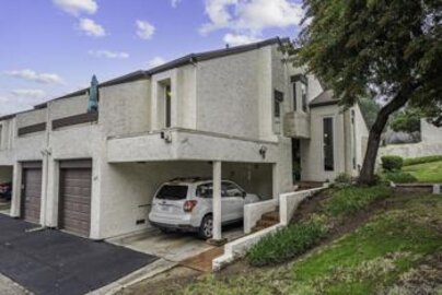 Marvelous Lakeridge Park Townhouse Located at 1448 Falcon Lane was Just Sold