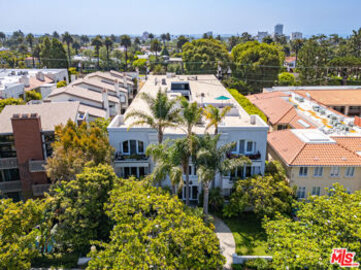 Extraordinary Vicente Del Mar Condominium Located at 446 San Vicente Boulevard #302 was Just Sold