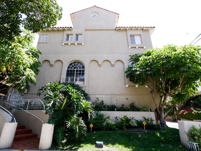 Landmark Oaks Condos For Sale