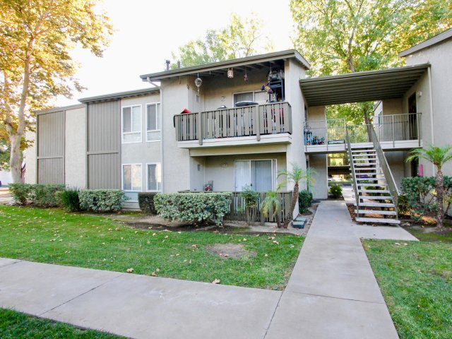 White Oaks Condos For Sale