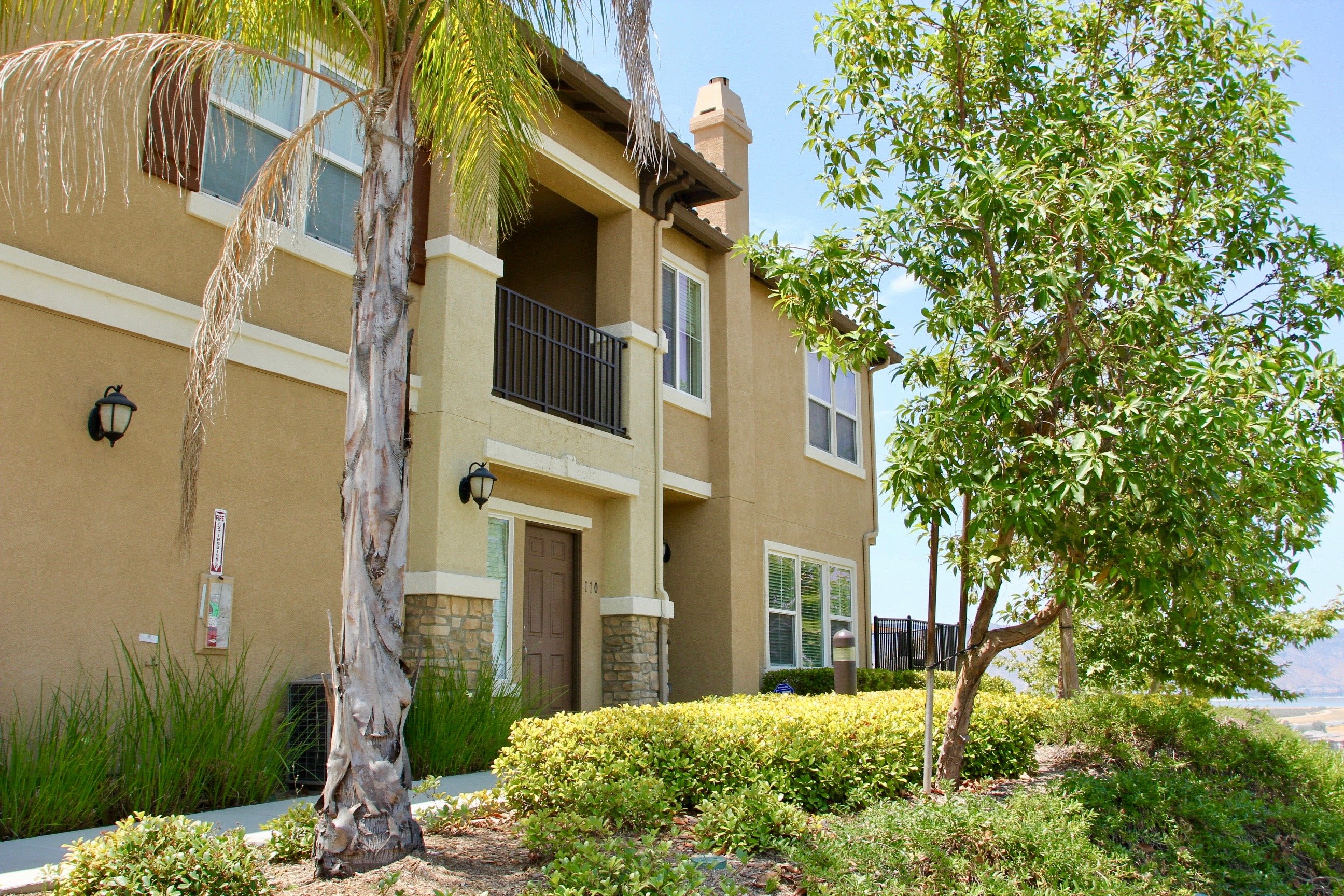 Vista Del Lago Condos, Lofts & Townhomes For Sale Vista Del Lago Real