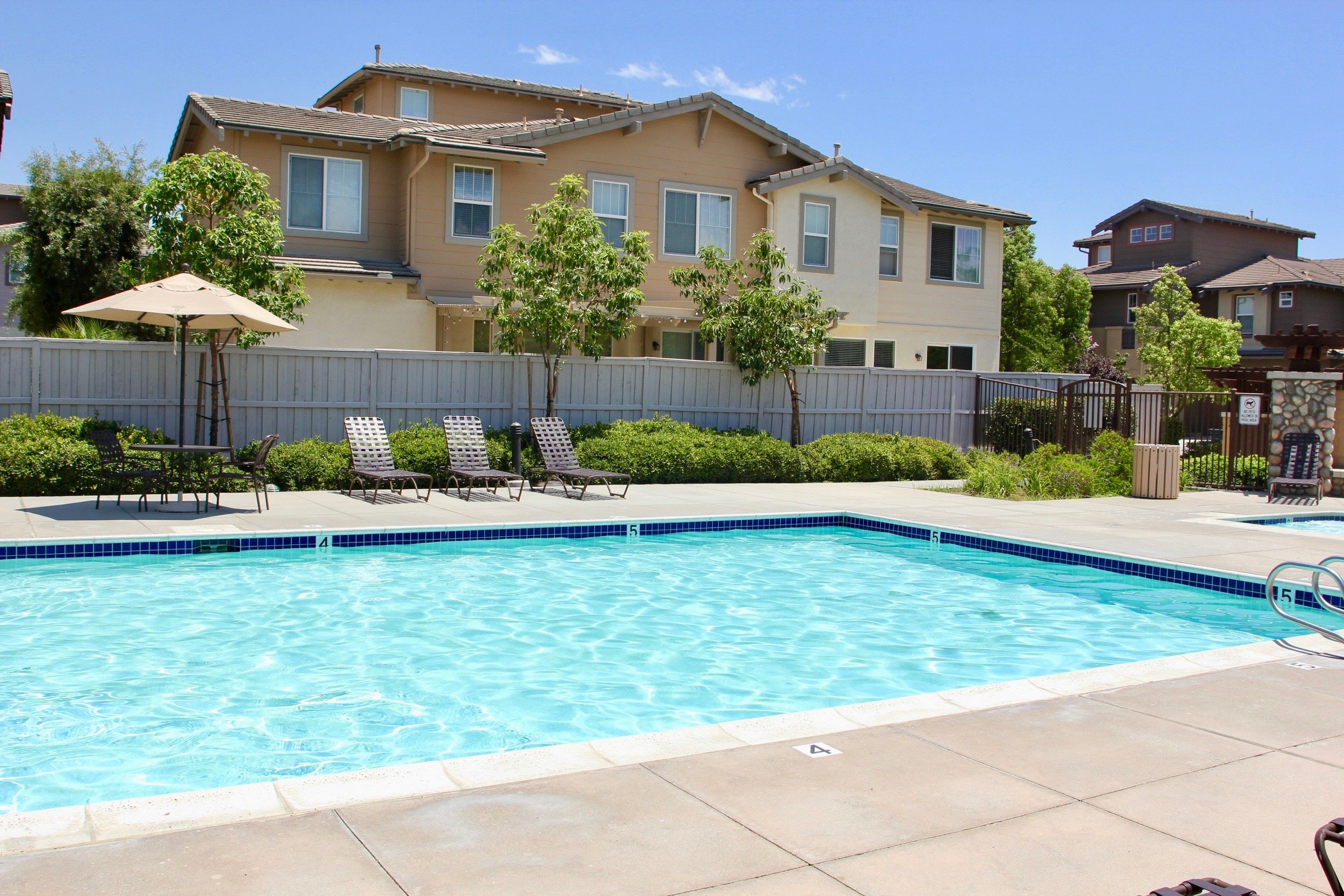 Amberwalk at Ivy Condos, Lofts & Townhomes For Sale Amberwalk at Ivy