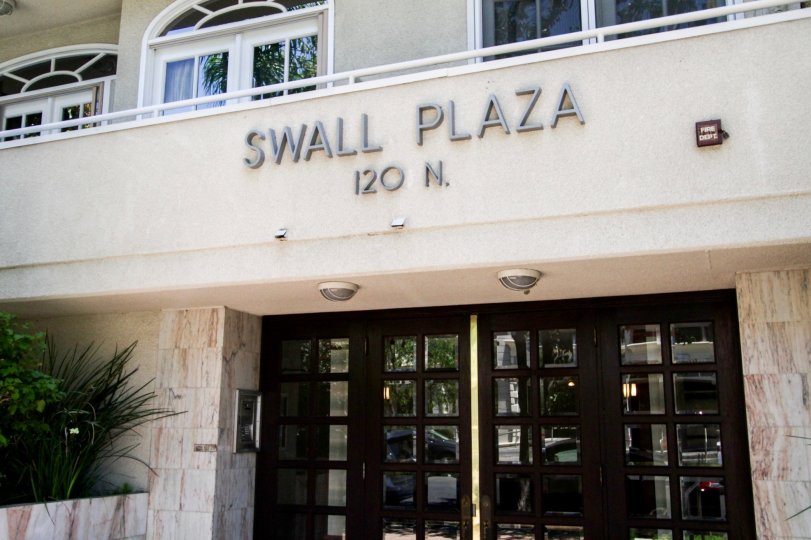 Swall Plaza Beverly Center