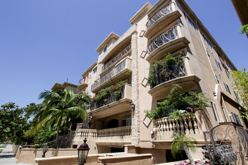 The view of Bedford Villas in Beverly Center