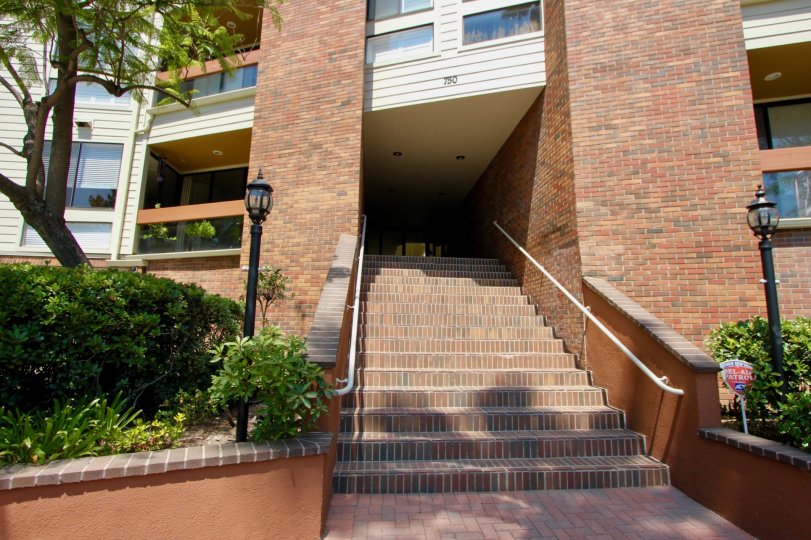 Picture of Bundy Brentana building stairway in Brentwood, Ca