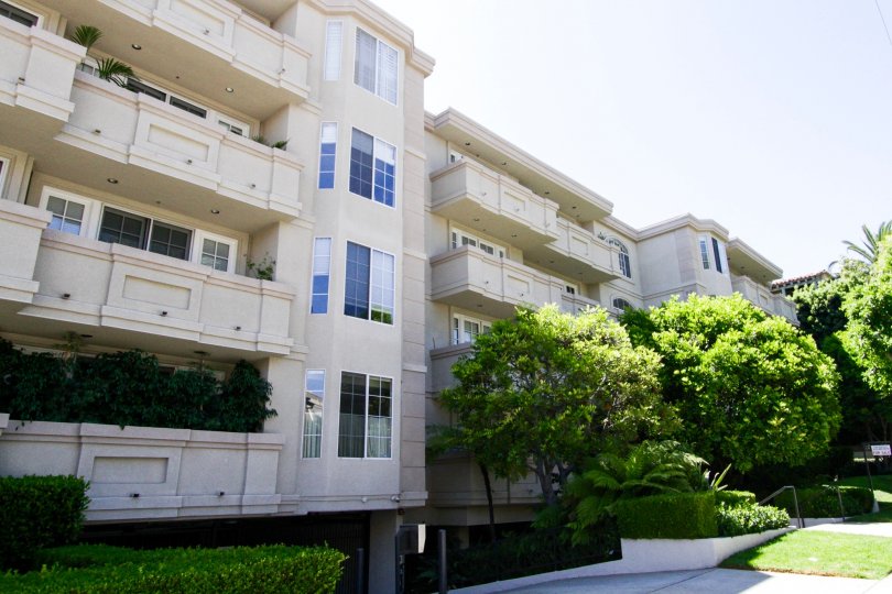 The Excelsior is a beautiful condo building located in the city of Brentwood