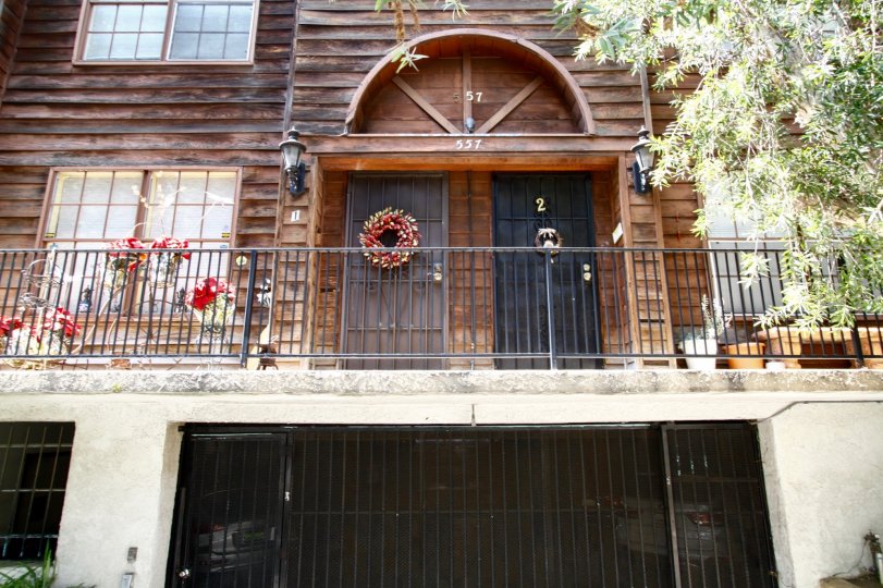 The entrance into San Jose Villas in Burbank California