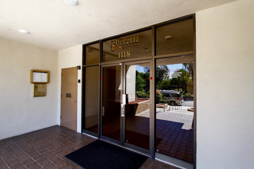 The entrance into Parkwood Townhomes in Glendale California