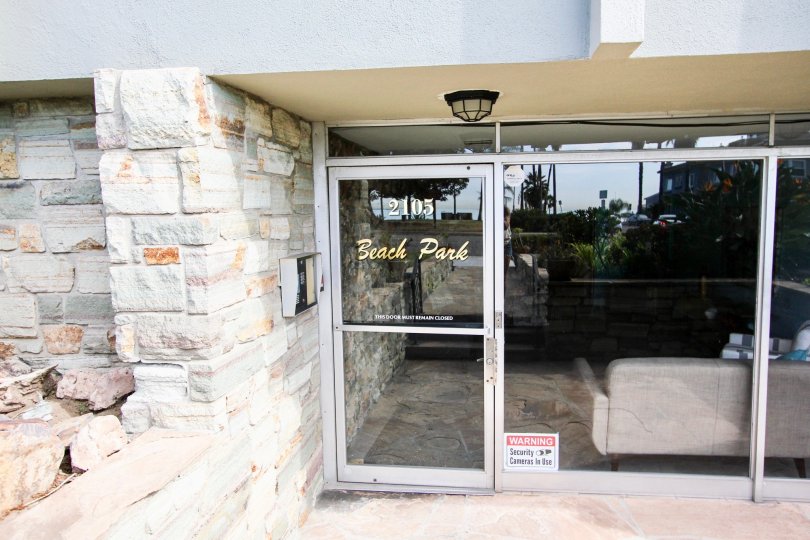 The entrance into Beach Park Condos in Long Beach, California