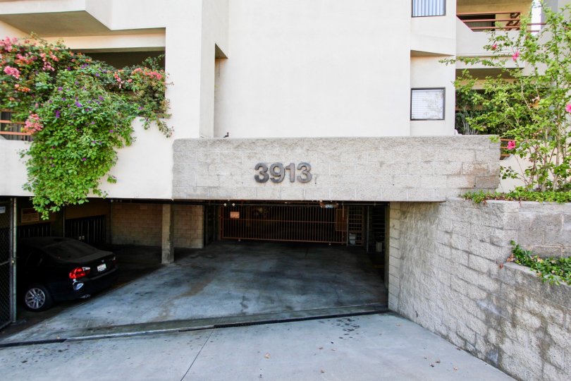 The address above the garage at Bixby Knolls Terrace
