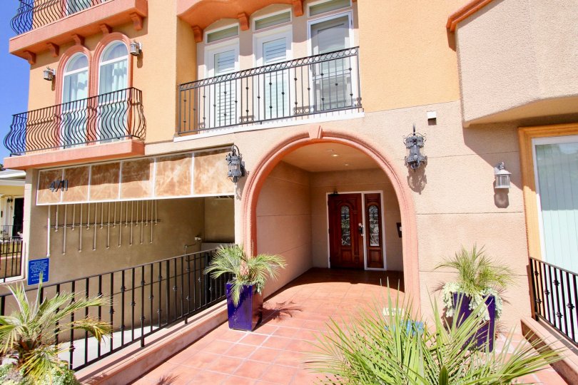 The entrance into Ambrose Villas in Los Feliz, California