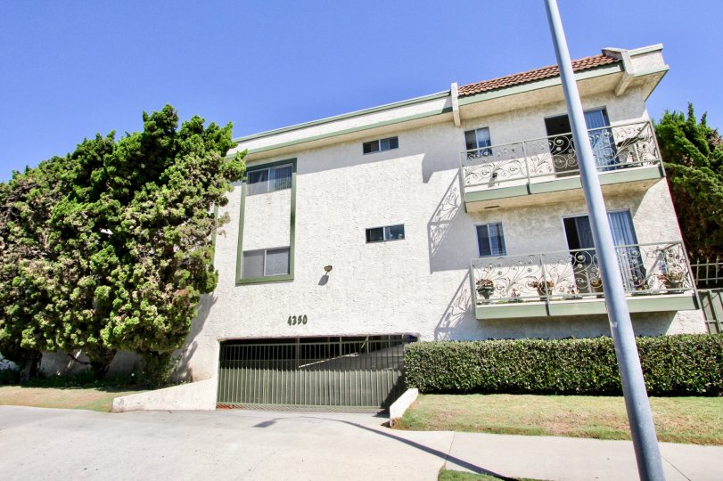 The view of 4350 Berryman in Mar Vista, California