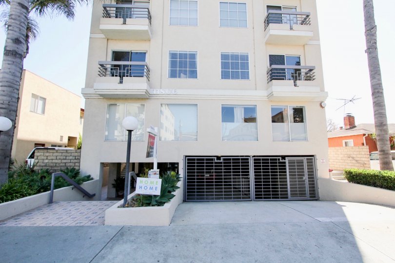 The view of the Avon Way Condominiums building in Mar Vista, California