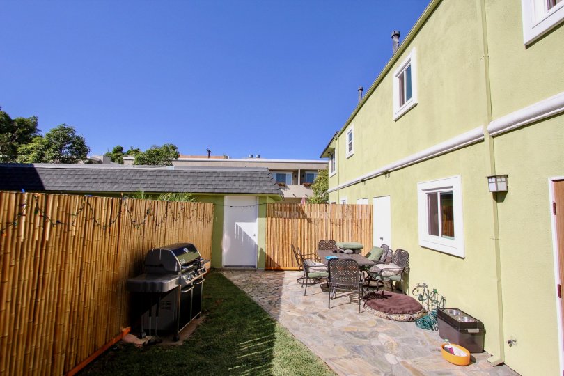 The patio area at Wade Townhomes