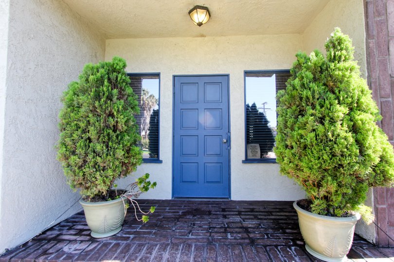 The entrance into the Washington Manor
