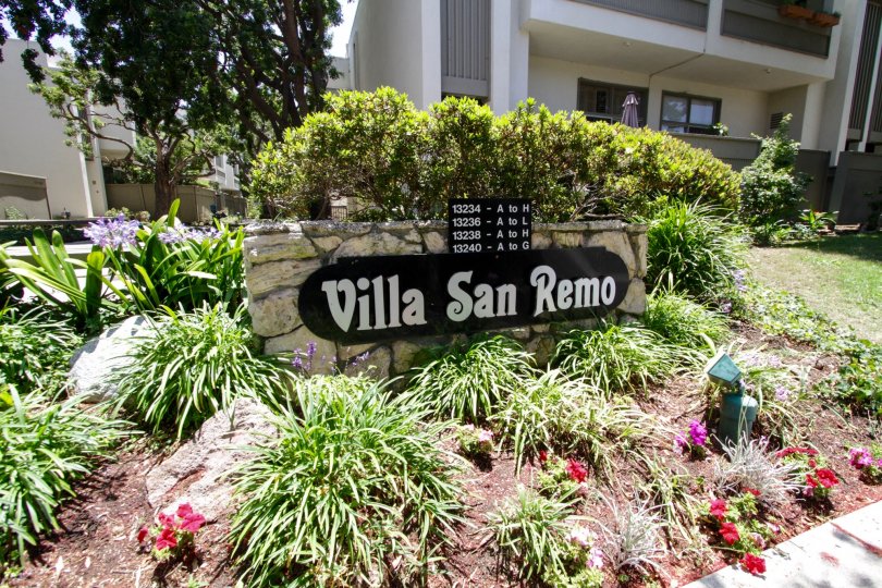 The welcoming sign into the Villa San Remo