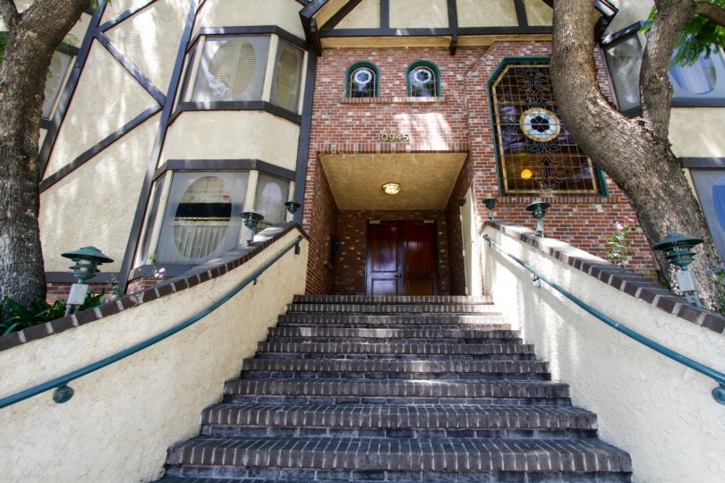 The grand entrance into Le Studio in North Hollywood
