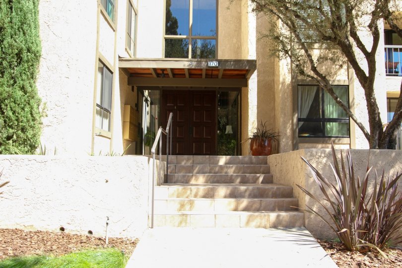 The entryway up to 170 N Grand Ave