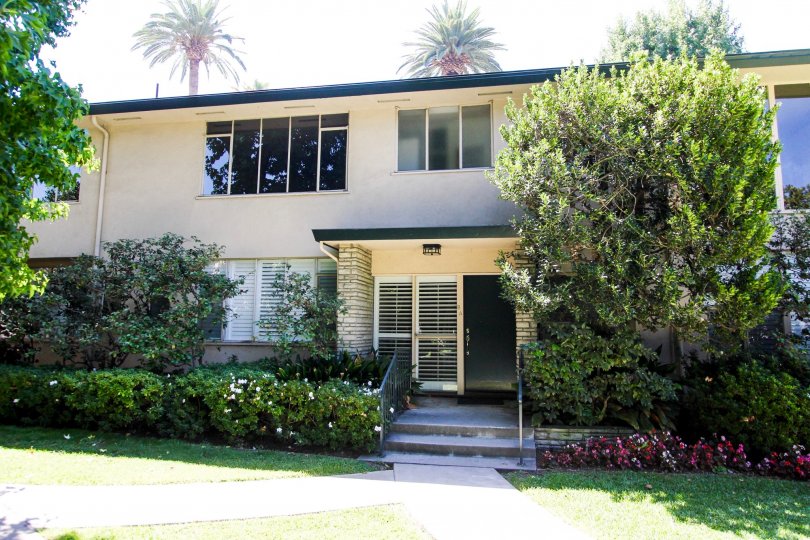 The yard in front of 660 S Orange Grove Blvd