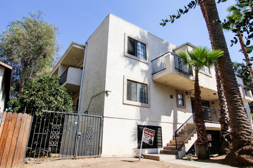 The view of the building at 720 N Garfield Ave