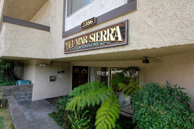 The sign above the entrance into Del Mar Sierra Manor