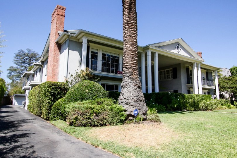 The yard in front of Virginia Manor in Pasadena, California