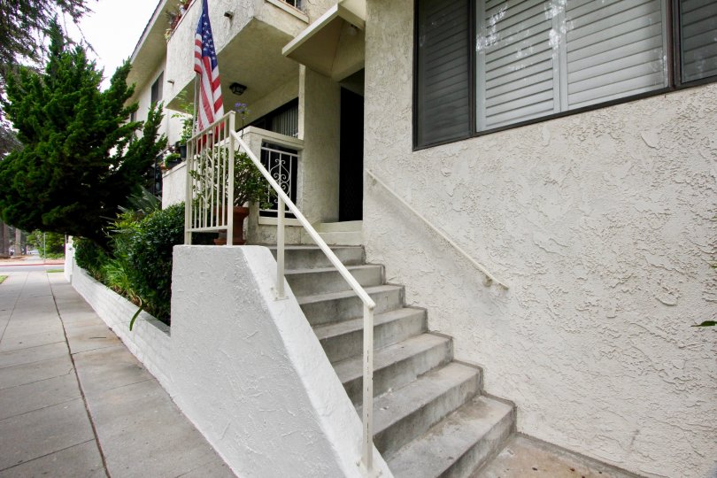 a clean building with an America flag @ 1105 Idaho, Santa Monica, California
