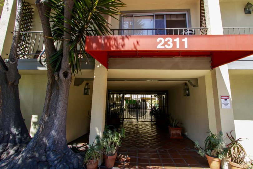 The entrance into 2311 4th Street in Santa Monica