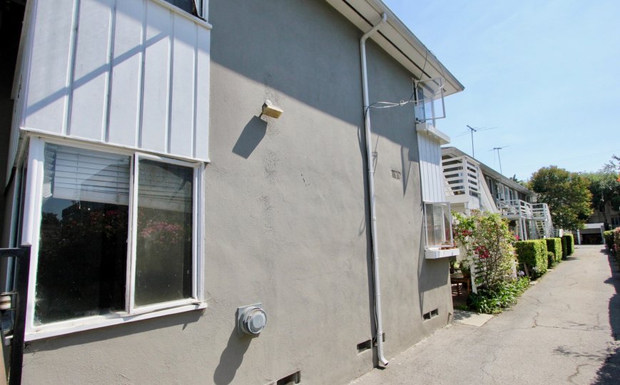 The grey walls and street view of 2427 Centinela, Santa Monica, california
