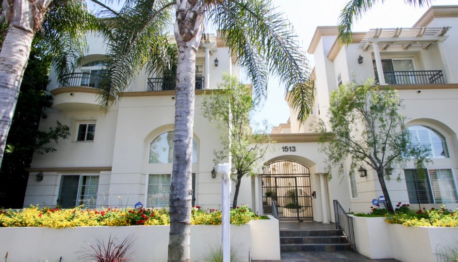 kingly mansions of Berkeley Manor, Santa Monica, california