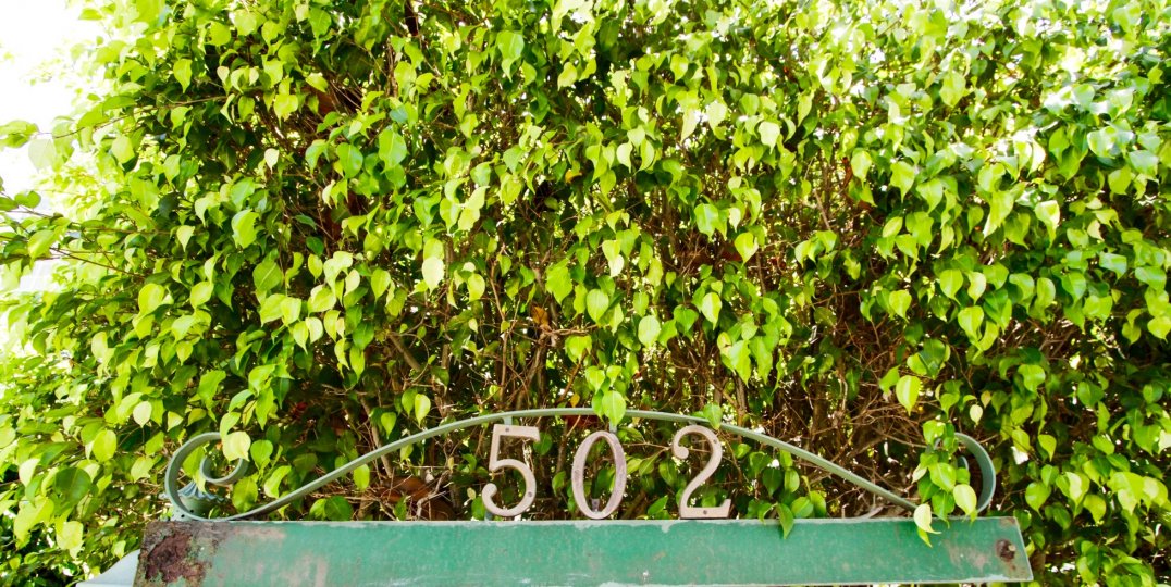 The address of Coral Tree Villas in Santa Monica