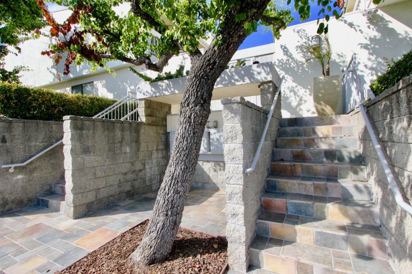 Charming gated community, Townhouse with covered parking, Dishwasher, Fireplace, and Laundry Features.