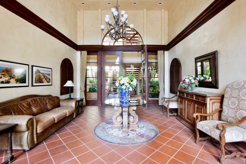 A beautiful lobby in Wilshire IX building in Santa Monica, California