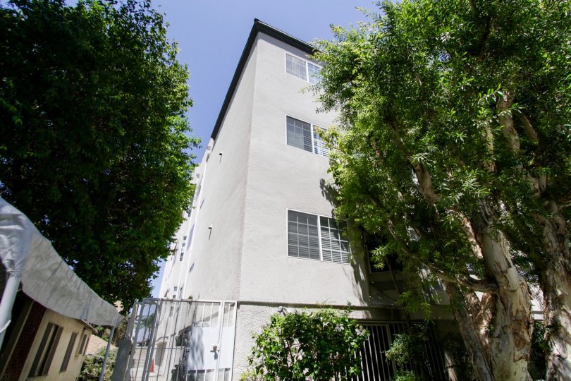 The buidling at 14415 Benefit St