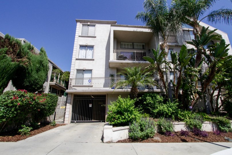 The balconies at Colbath Townhomes Ave