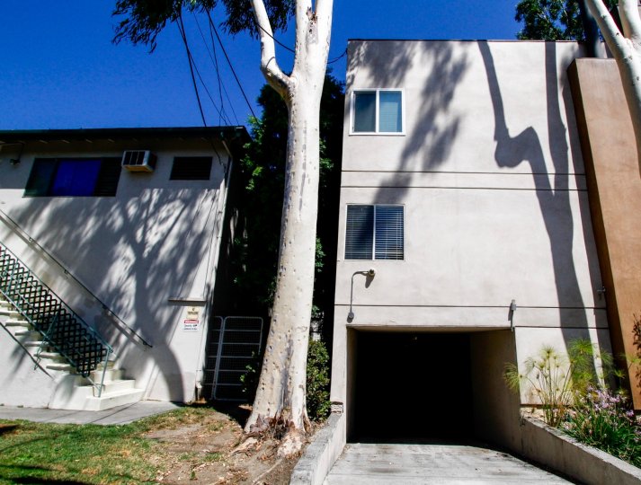 The parking for 4220 Fair Ave