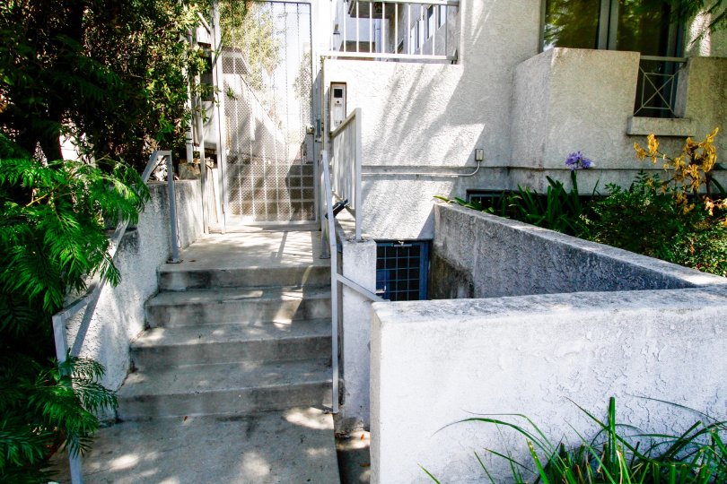 The stairs leading up to 15153 Burbank Blvd