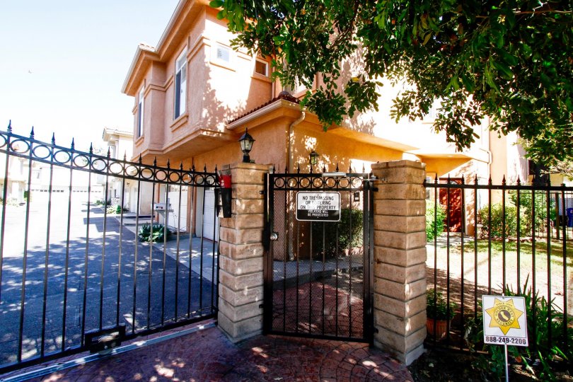 The building at Jasper Park in Van Nuys