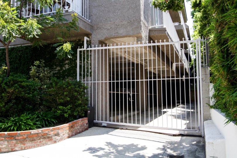 The gate into the parking area at 1016 Hancock Avenue in West Hollywood