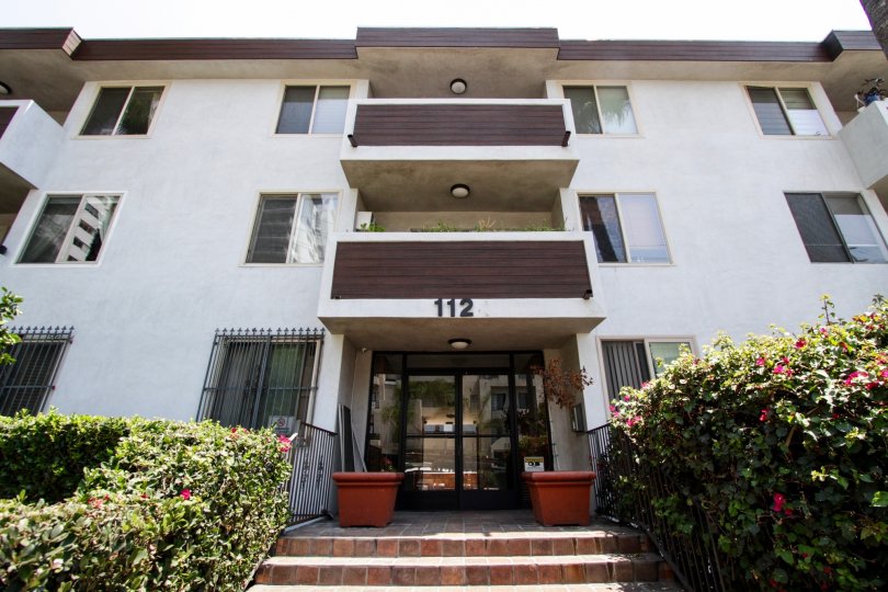 The address written on the entrance of 1124 N La Cienega